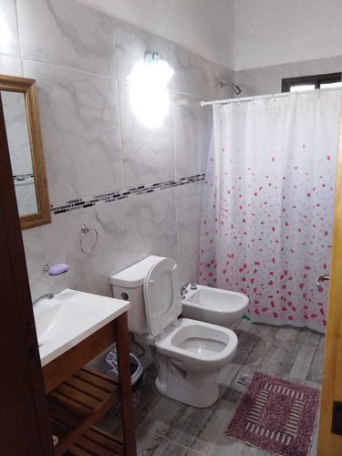 Imagen 12 de 19 de Cabañas Nikito. Cabañas Estilo Canadienses Para 3 ,5 Y 6 Personas . Cabaña Disponible Para 4 O 5 Personas Desde El 14 Al 19/01/23.
