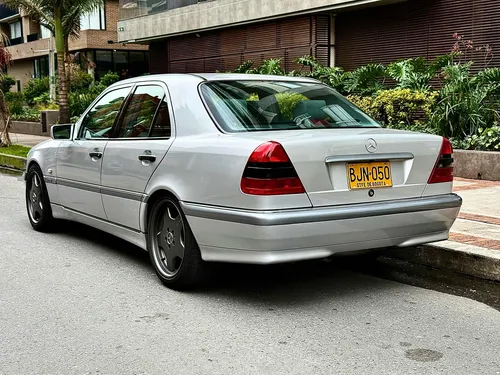 Mercedes-benz Clase C 2.4 Elegance 4 P