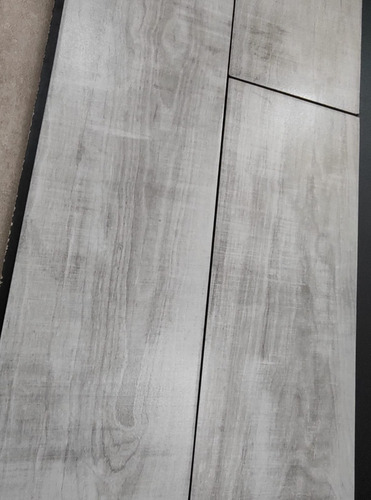 Imagen 4 de 4 de Porcelanato Simil Madera Alberdi Medley Gris 20x60 1ª X M2