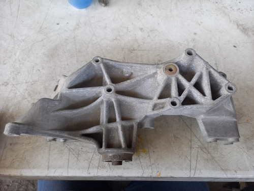 Soporte O Base Para Alternador Audi A4 00 #10-24 (Usado)