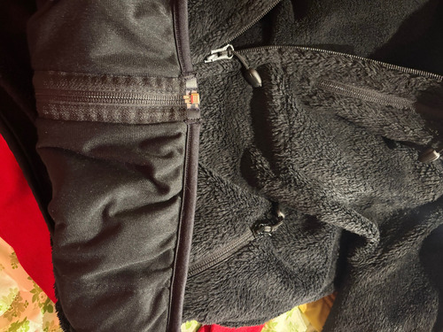 Campera De Peluchito Piel Alpine Skate No Rusty No Billabong (Usado)