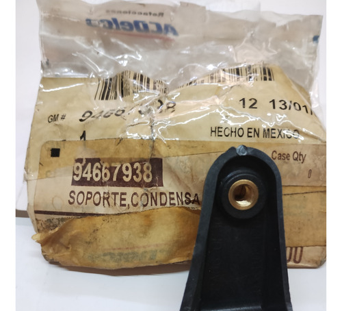 Soporte Condensador Aire Ac. Chevy 2005 2006 2007 (Usado)