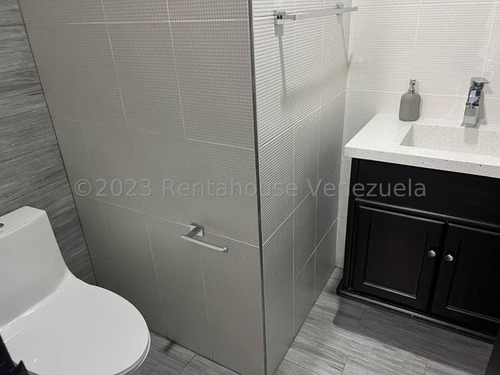 Yoselin Cabesas Vende Apartamento En Cabudare 25-5670 Yc