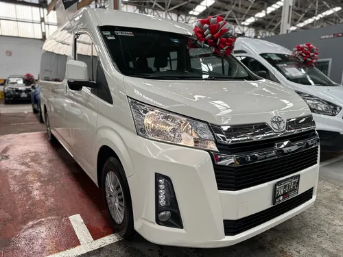 Toyota Hiace 2.7 ventanas 12 pasajeros