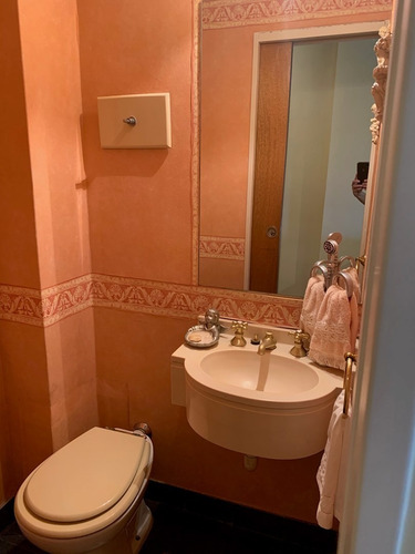 Departamento Semipiso Con Cochera Y Dependencia En Venta Ubicado En Acassuso,