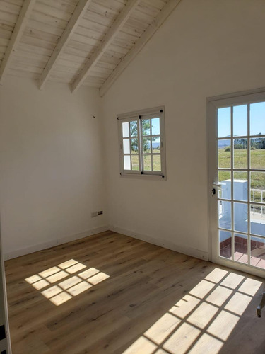Casa En Venta - 2 Dormitorios 2 Baños - Cochera - 300mts2 - Los Reartes, Córdoba