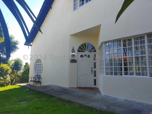Ss: Vende Casa 24-16287 En Oripoto, De 220 M2