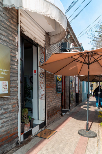 Sin Comisión, Casa Con 3 Locales Comerciales