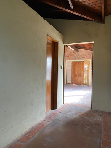 Imagen 9 de 17 de Oportunidad! Casa Quinta Sobre Lote 1000m2. Barrio Los Alamos Excelente Entorno Y Ubicacion