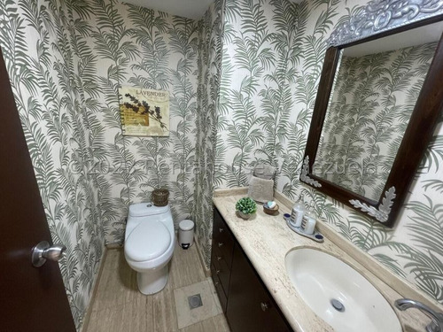 23-30160 Venta Hermosa Casa, Completamente Remodelada Y Decorada Con Muy Buen Gusto