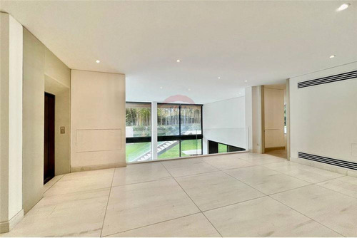 Exclusivo Dúplex Con Jardín, Piscina En San Damián
