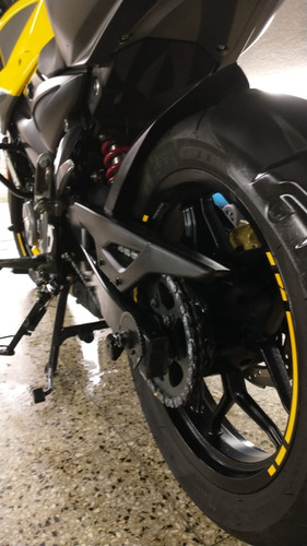 Bajaj Ns200 C/ Parabrisa + Baul + Pirelli Diablo Rosso