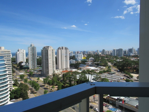 Cómodo Apartamento De 2 Dormitorios- Ref: 11607