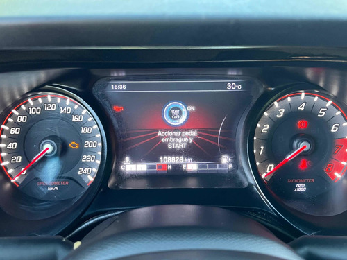Imagen 10 de 11 de Fiat Argo 2018 1.8 Hgt