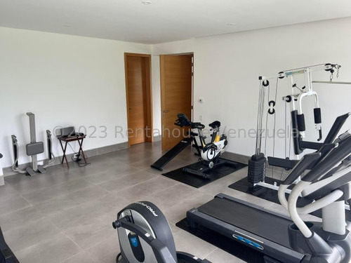 Casa De Revista En Venta En Cerro Verde. Mls #24-17981 Ch.