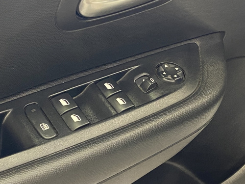Peugeot 208 208 STYLE PURETECH 75 1.2