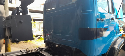Imagem 4 de 15 de Caminhão Mercedes Benz
