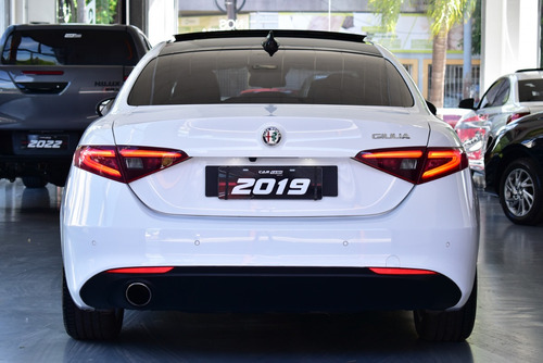 Imagen 5 de 25 de Alfa Romeo Giulia 2.0 200cv 200 Distinctive