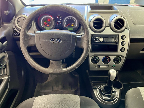 Ford Fiesta 1.6 MPI CLASS HATCH 8V FLEX 4P MANUAL