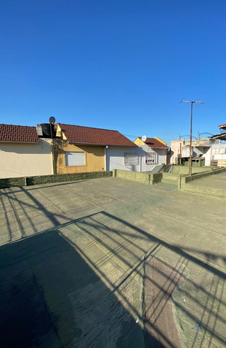 Imagen 17 de 18 de Casa 4 Amb En Venta En Lanus Oeste (110)