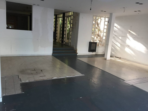 Imagen 2 de 23 de Local 200 Mts Con Patio Avenida Independencia