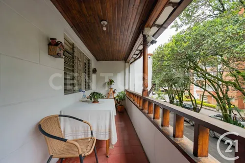 Venta Casa Laureles A Una Cuadra Y Media Del Primer Parque Excelente Ubicación