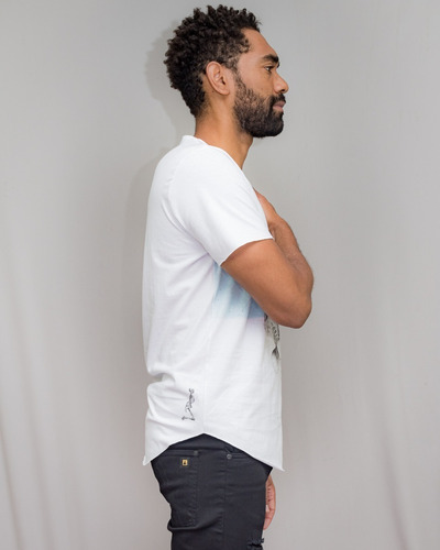 Camiseta Premium Estampada Naked Angel Corte A Fio