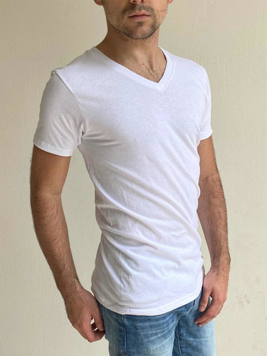 Imagen 4 de 9 de Paquete De 3 Playeras Alfani Blancas Cuello V Para Hombre
