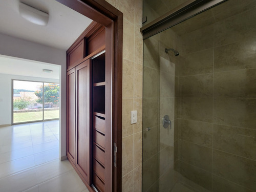 Venta De Villa Ahuehuete Dentro De Fracc Gran Reserva Con Todos Los Servicios En Ixtapan De La Sal Edomex