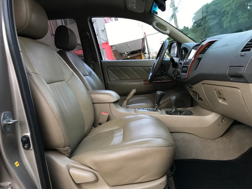 Toyota SW4 3.0 Srv 7l 4x4 Aut. 5p