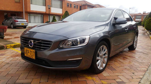 Volvo S60 2017 T4 2.0 Gris Osmio