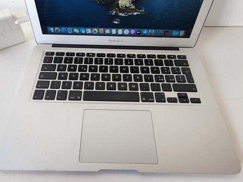 Imagen 3 de 10 de Macbook Air A1466 13.3'' I5 8gb Ram 128ssd + Cargador - Leer