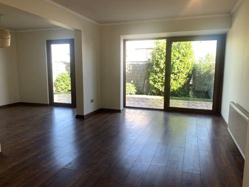 Casa Barrio Altos Del Parque Sur 3d+3b Cod. 40826