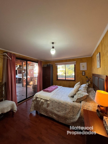 Linda Casa A Orilla De Lago