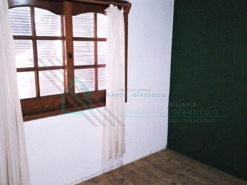 Imagen 6 de 12 de Nueva Palmira - Casa Proxima A Plaza Treina Y Tres