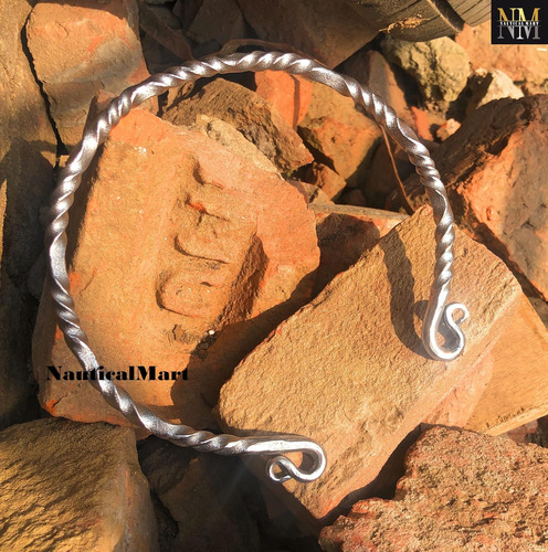 Nauticalmart Collar De Hierro Medieval Torque Celta Torc A Y