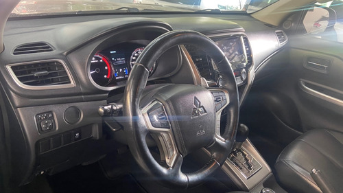 Mitsubishi L200 Triton 2.4 16V TURBO DIESEL OUTDOOR HPE CD 4X4 AUTOMÁTICO