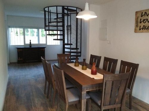 Casa En Venta De 3 Dormitorios En Playa Mansa
