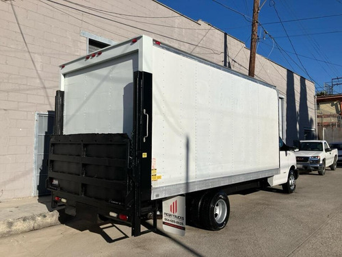 2016 Chevrolet Express 4500 Caja Seca 16' Pies