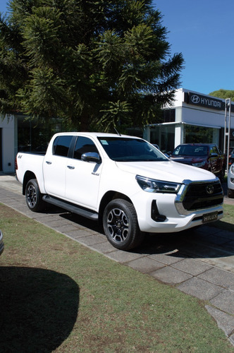 Imagen 1 de 22 de Toyota Hilux 4x4 Dc Srx 2.8 Tdi 6 At 0km