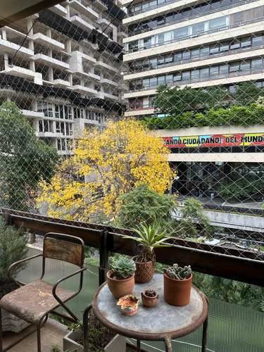 Venta Excelente Piso Con Cochera Fija En Esquina, Muy Luminoso, En Belgrano C