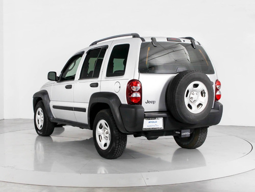 Compuerta Trasera Jeep Liberty 2007