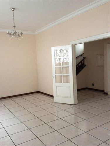 Imagem 22 de 26 de Sobrado Isolado À 20 Metros Do Centro Comercial De São Vicente 30 Metros Da Praia Com Hidromassagem King Size Churrasqueira Confira!!! - Hm1925