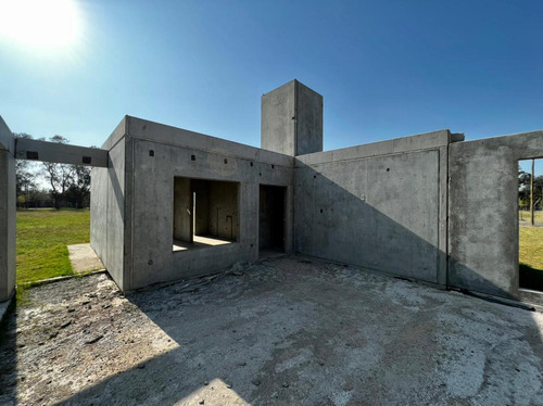 Casa - Trea Ambientes - Mariano Acosta, Bario Boreal