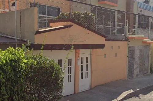 Casa En Jardín Balbuena De Remate Bancario
