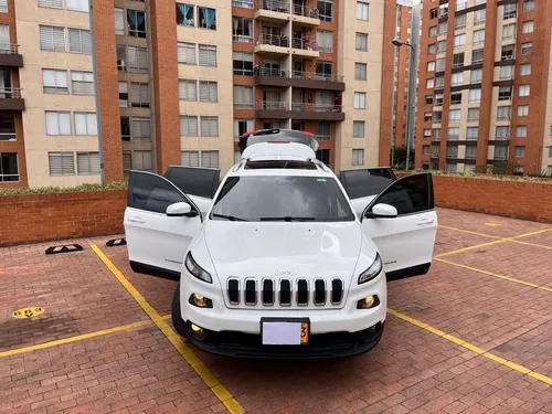 Jeep Cherokee 3.2 Longitude Plus