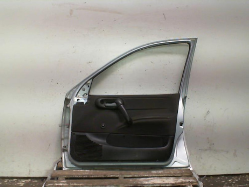 Puerta Delantera Derecha Chevrolet Corsa 4p 2005 - 284673