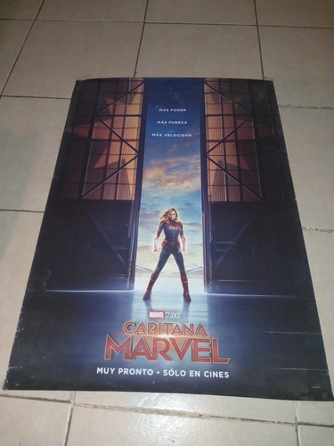 Capitana Marvel!! Poster Gigante De Cine Original!! (Usado)