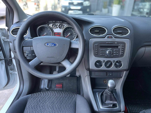 Imagen 11 de 11 de Ford Focus Ii 1.6 Exe Sedan Style Sigma 2013
