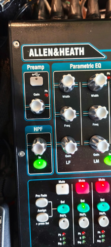 Allen & Heath Qu-16 Con Fligth Case ! (Usado)